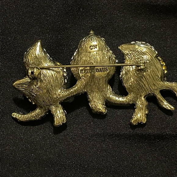 Cinderella Heidi Daus pearl Brooch. HTF - Picture 2 of 3